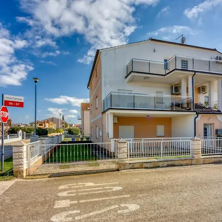 Akita Apartment
